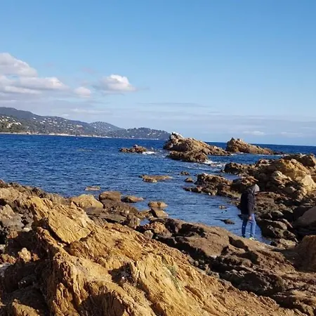 Avec Terrasse 2 Personnes ル・ラヴァンドゥー