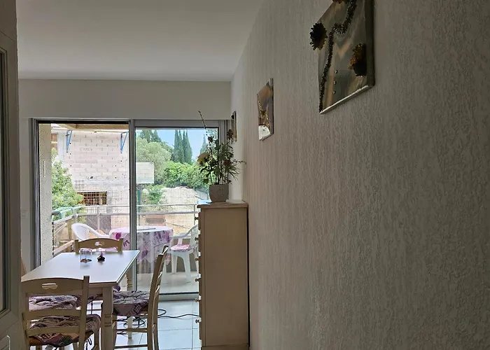 Avec Terrasse 2 Personnes Le Lavandou